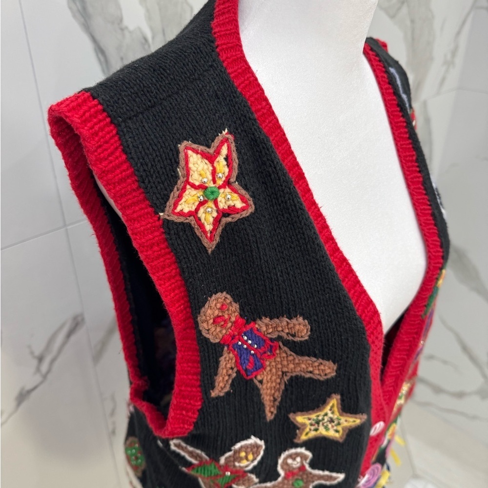 Bechamel Vintage Christmas Vest Gingerbread Men Red Black Green Knit Sweater - Picture 4 of 7
